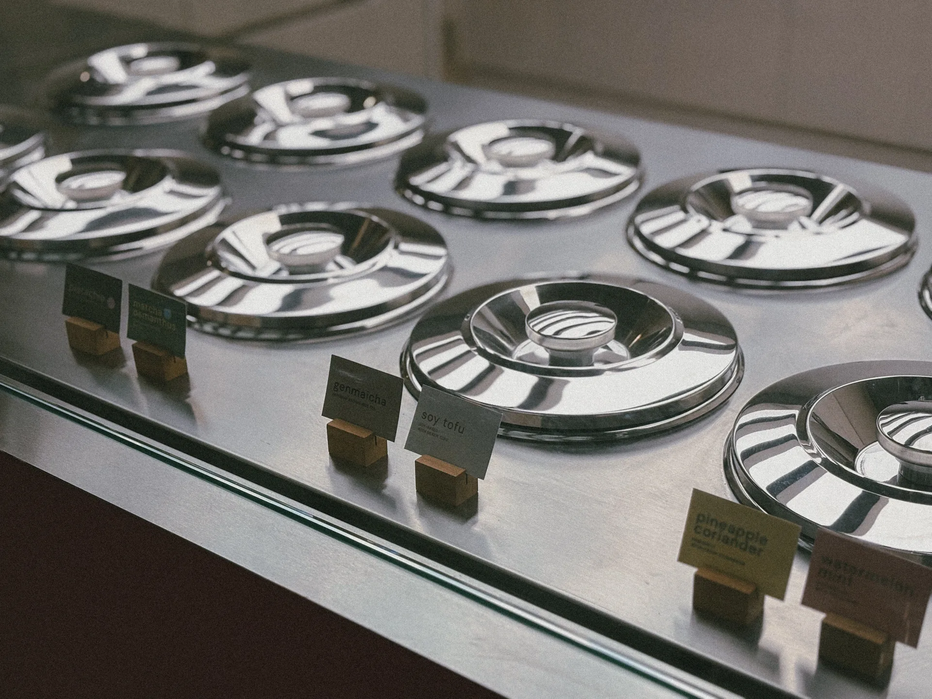 Frui pozzetti display case in close-up